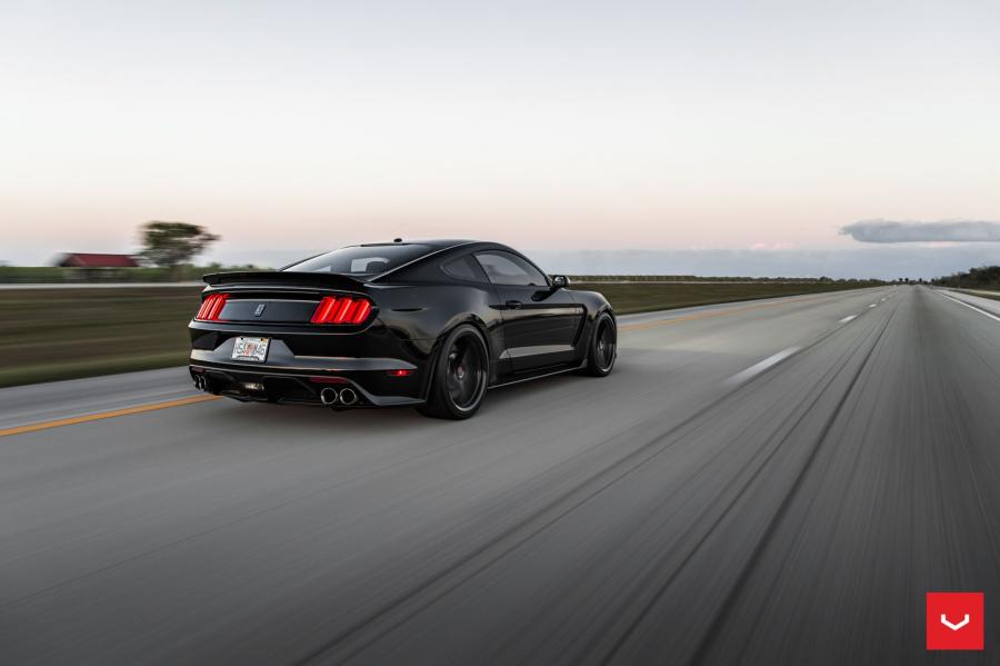  Shelby GT350 on Vossen Wheels (VFS-10) 2018 года  (фото 13 из 13)